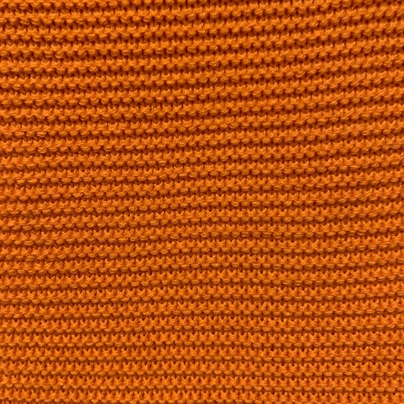 Beautiful, brand new knit sweater. Never worn. - Picture 4 of 5